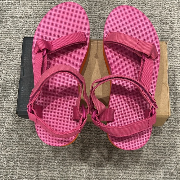 Teva Flatfoem Universal Sandal Pink 10 - Picture 5 of 6